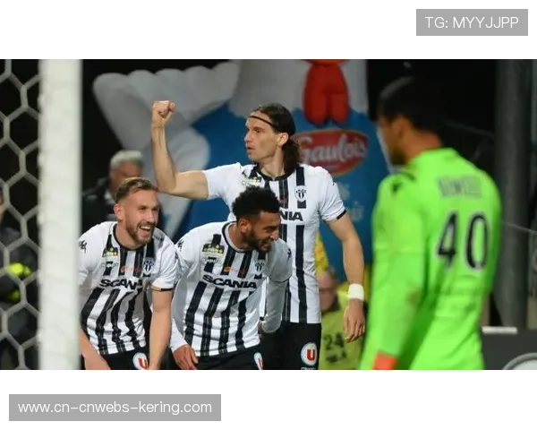 法甲俱乐部携手VAR中心，推动判罚技术普及